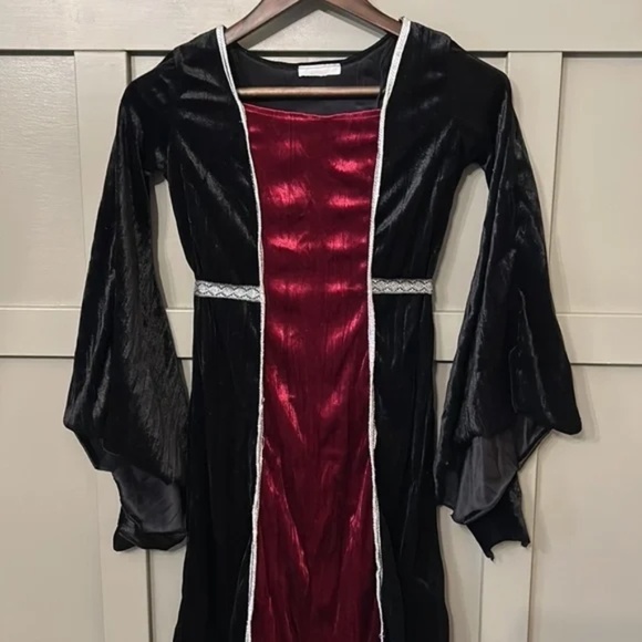 California Costume Vampire Girl Halloween Costume Red & Black Velvet Dress 8-10 - Picture 4 of 13